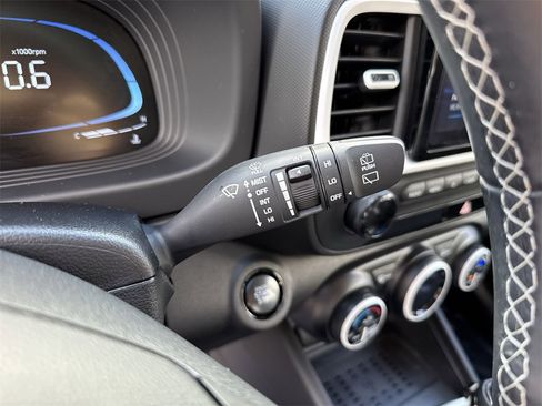 Used 2024 Hyundai Venue Limited image 56