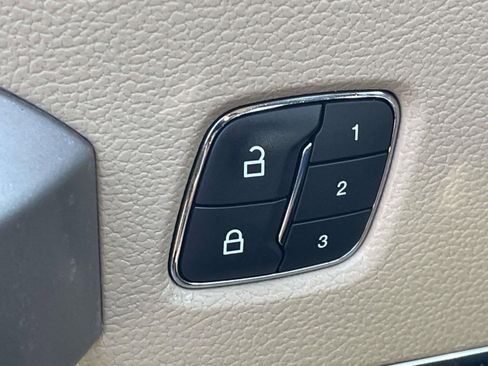 Used 2019 Ford F150 Lariat w/ Equipment Group 502A Luxury image 28