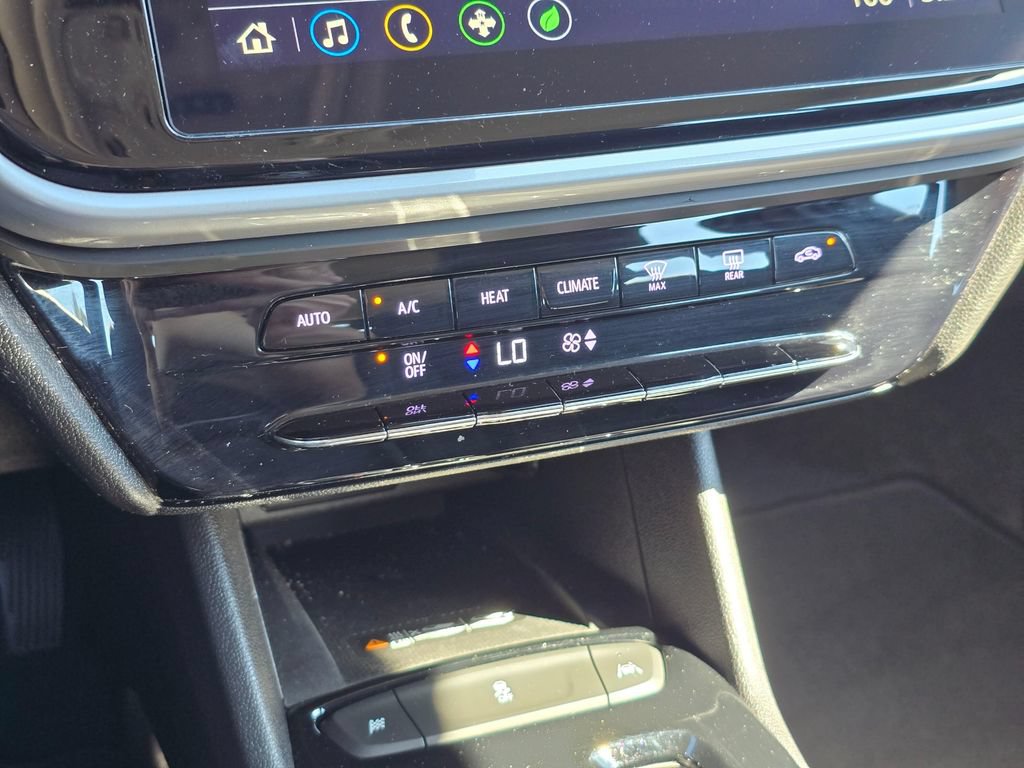 Used 2022 Chevrolet Bolt EUV LT w/ Driver Confidence Package FWD image 25