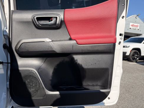 Used 2019 Toyota Tacoma 2WD Double Cab image 26