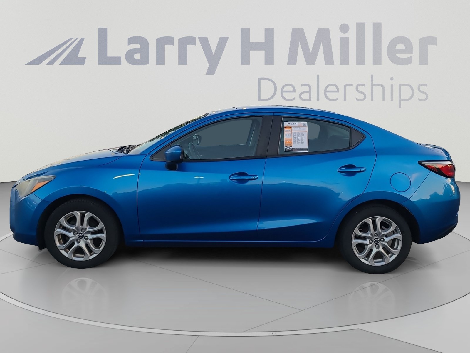 Used 2017 Toyota Yaris iA FWD image 2