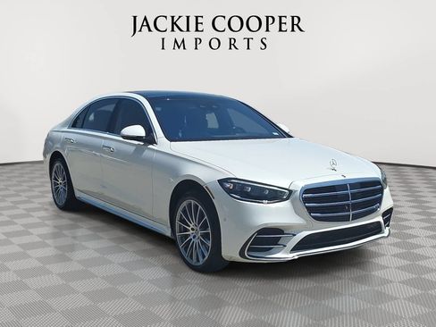 Used 2023 Mercedes-Benz S 580e 4MATIC Sedan image 3