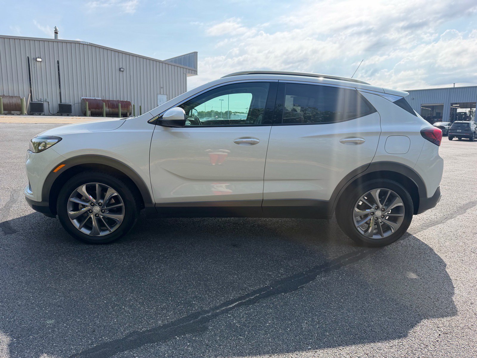 Used 2023 Buick Encore GX Essence w/ Experience Buick Package FWD image 9