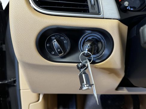 Used 2016 Porsche Macan Turbo image 26