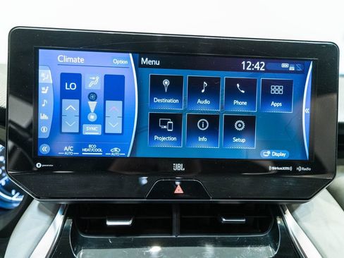 Certified 2021 Toyota Venza XLE w/ Softex Package AWD/4WD image 32