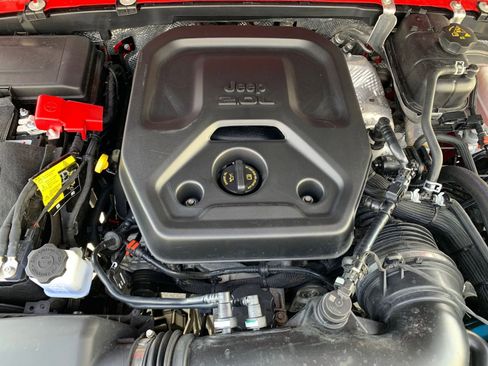 Used 2025 Jeep Wrangler Sport S image 31