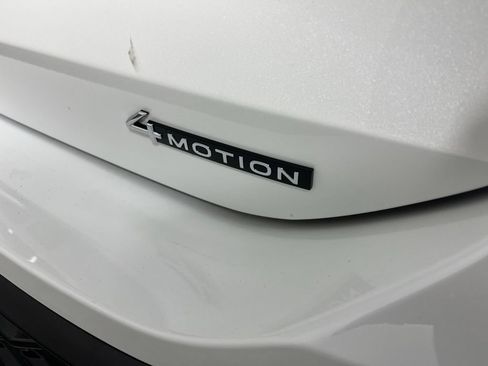 Used 2026 Volkswagen Tiguan SE R-Line AWD/4WD image 18