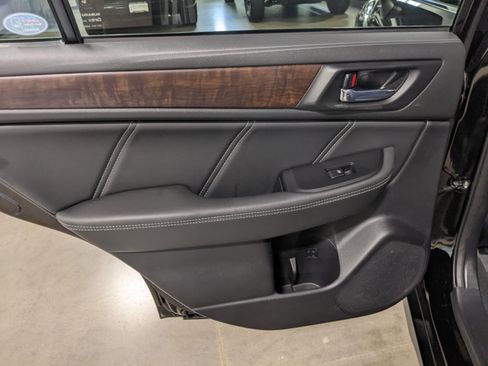 Used 2018 Subaru Outback 3.6R Limited AWD/4WD image 15