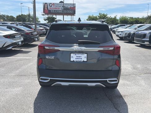 Used 2023 Kia Seltos S w/ Navigation Package FWD image 8