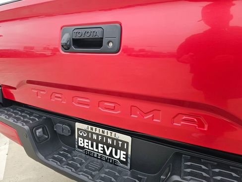 Used 2022 Toyota Tacoma TRD Sport image 16