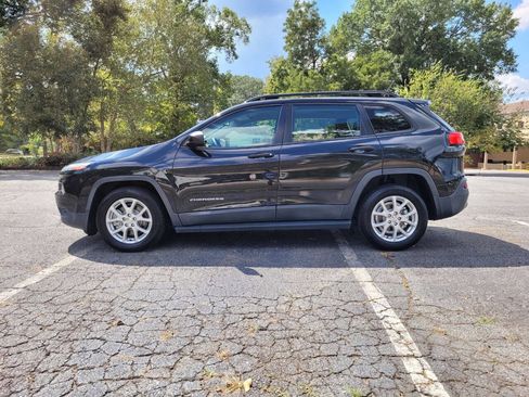 Used 2015 Jeep Cherokee Sport w/ Sport Appearance Group image 13