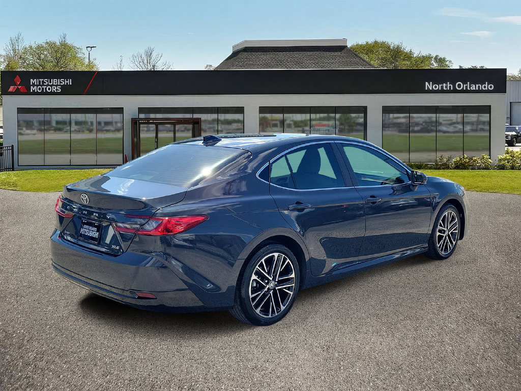Used 2025 Toyota Camry XLE FWD image 4
