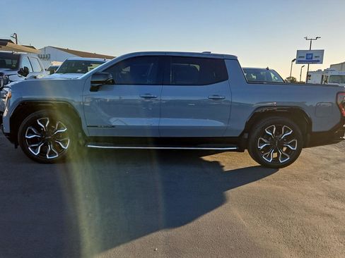 Used 2024 GMC Sierra EV Denali AWD/4WD image 2