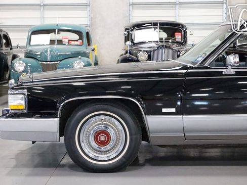 Used 1992 Cadillac Brougham image 24