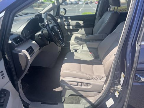Used 2014 Honda Odyssey Touring Elite image 11