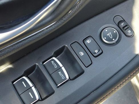 Used 2025 Honda HR-V Sport image 16
