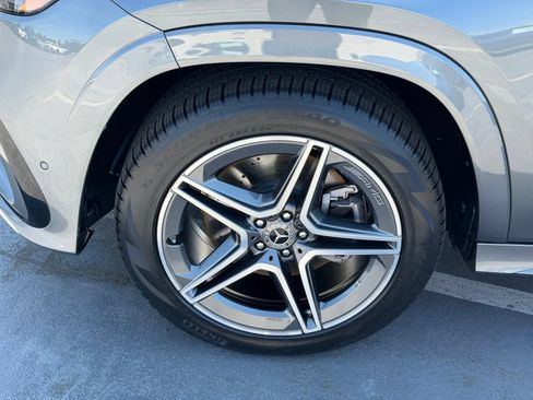 Used 2025 Mercedes-Benz GLS 450 4MATIC w/ AMG Line Exterior image 4