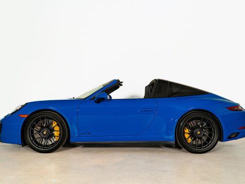 Used 2018 Porsche 911 Targa 4 GTS image 11
