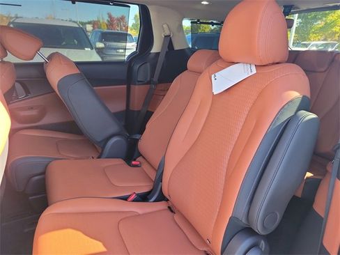 New 2026 Kia Carnival SX Prestige image 9