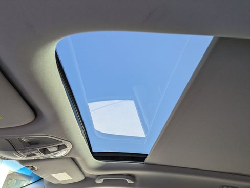 Used 2018 Hyundai Santa Fe Sport w/ 2.0T Ultimate Tech Package 05 image 20