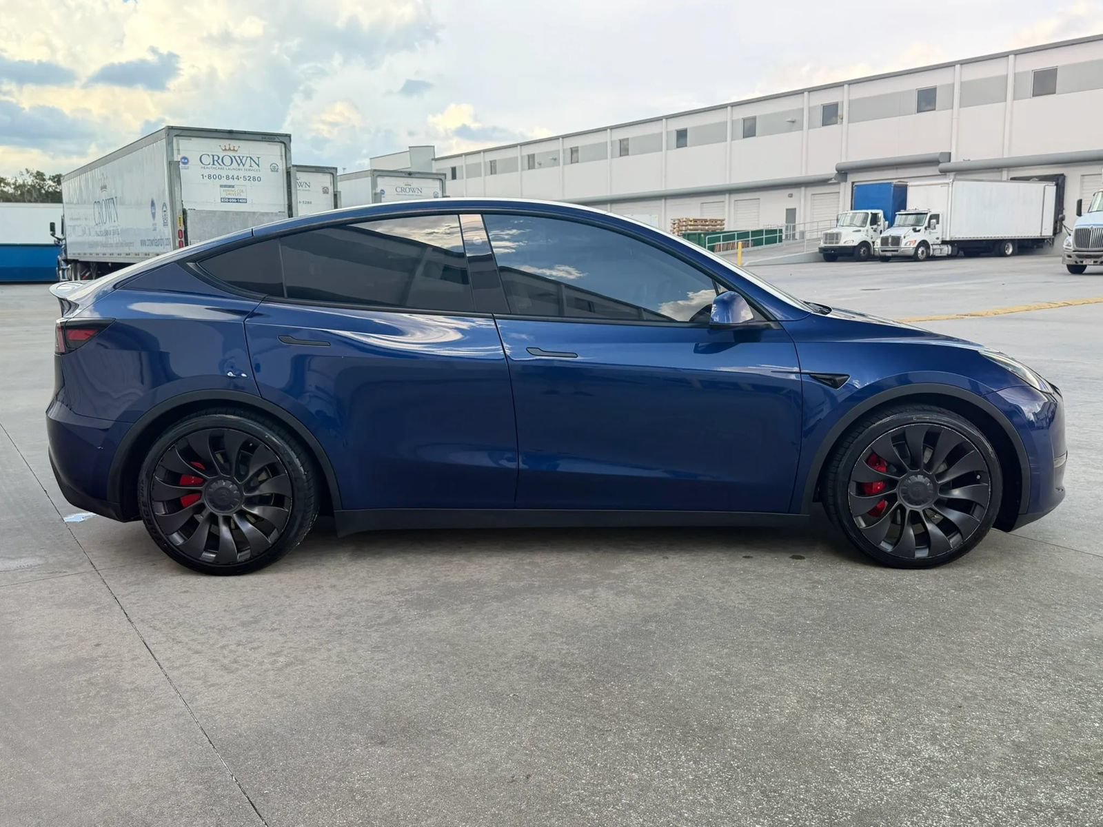 Used 2023 Tesla Model Y Performance AWD/4WD image 6