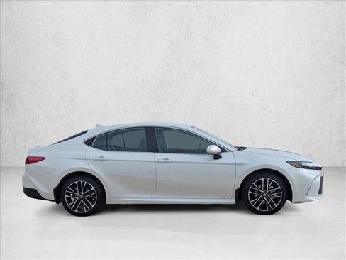 Used 2026 Toyota Camry XLE image 4