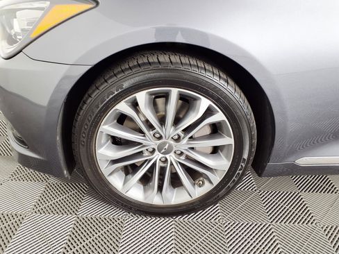Used 2017 Genesis G80 3.8 RWD image 7