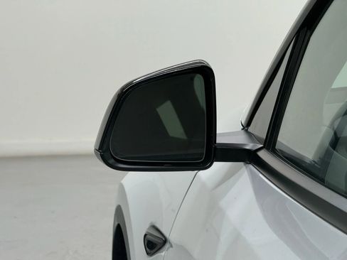 Used 2023 Tesla Model Y Performance image 37