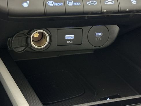 New 2026 Hyundai Elantra Limited image 17