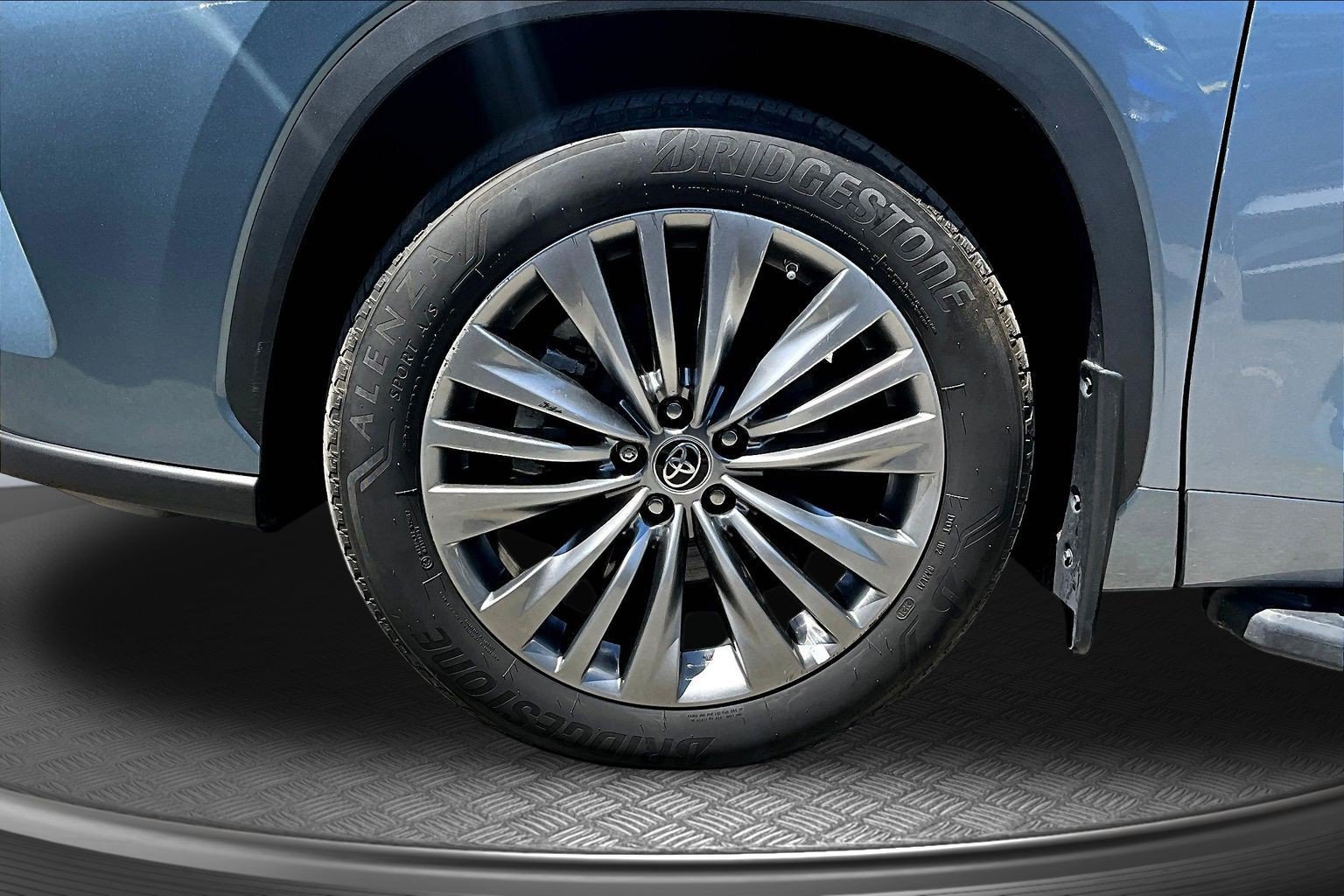 Used 2022 Toyota Highlander Platinum AWD/4WD image 34