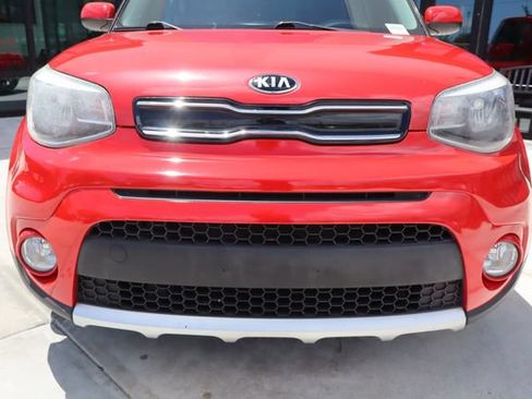 Used 2017 Kia Soul + FWD image 15