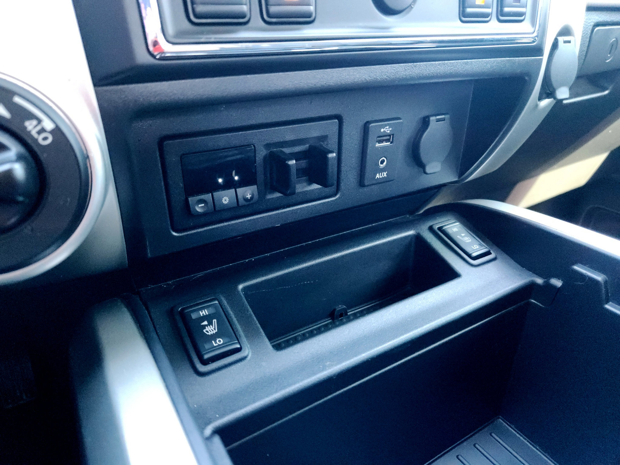 Used 2018 Nissan Titan PRO-4X w/ Pro-4x Convenience Package AWD/4WD image 31