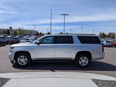 Certified 2020 Chevrolet Suburban LT AWD/4WD image 9