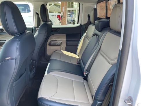 Certified 2025 Ford Maverick Lariat AWD/4WD image 12