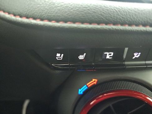 Used 2022 Chevrolet Blazer RS w/ Enhanced Convenience Package image 12