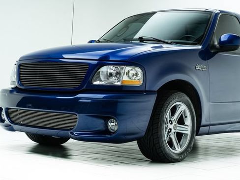 Used 2003 Ford F150 Lightning RWD image 10