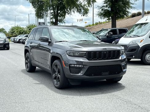 Used 2023 Jeep Grand Cherokee Limited w/ Luxury Tech Group II RWD image 7