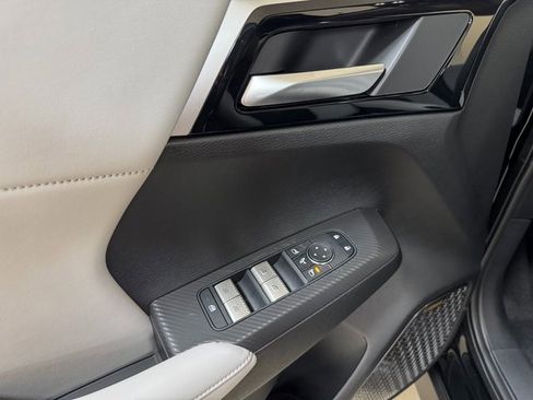 New 2026 Mitsubishi Outlander SE image 7