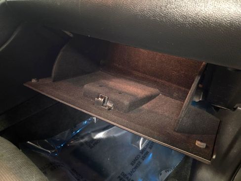 Used 2016 Ford Taurus Limited w/ Equipment Group 301A image 55