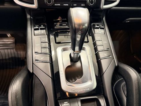 Used 2018 Porsche Cayenne Platinum Edition AWD/4WD image 44