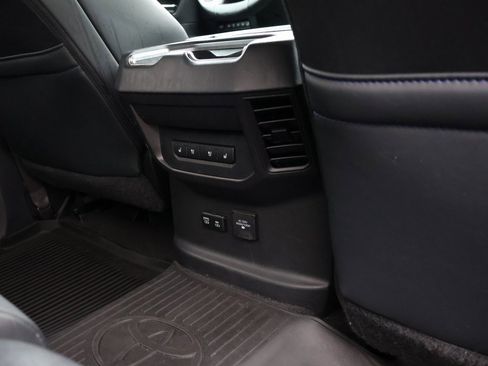 Used 2022 Toyota Tundra Platinum image 16