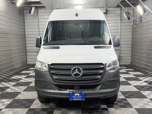 Used 2020 Mercedes-Benz Sprinter 2500 image 3