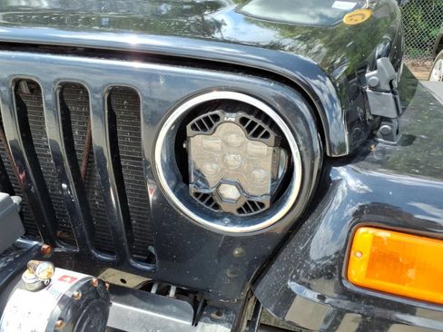 Used 2006 Jeep Wrangler Unlimited Rubicon AWD/4WD image 4