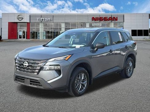 Used 2026 Nissan Rogue S FWD image 3