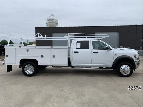 Used 2022 RAM 4500 Tradesman w/ Chrome Appearance Group RWD image 5