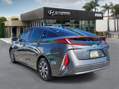 Used 2021 Toyota Prius Prime XLE w/ Carpet Mat Package (TMS) FWD image 5