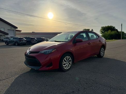 Used 2017 Toyota Corolla LE FWD image 11