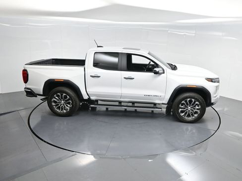 Used 2024 GMC Canyon Denali image 38