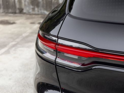 Certified 2026 Porsche Macan AWD/4WD image 21