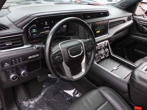 Used 2024 GMC Yukon XL Denali image 14